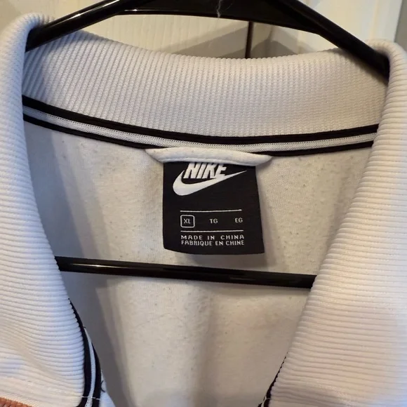 Women’s Nike Air White Zip-Up Jacket - Picture 5 of 9